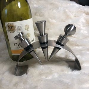 Set of 3 Silver Metal Wine Stoppers with Stand